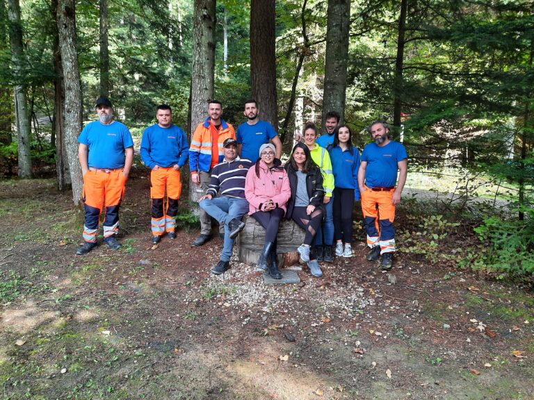 Contreag Mitarbeiter beim Arbeitseinsatz im Naturpark Schaffhausen