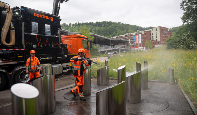 Unterflurcontainer reinigen vom Standplatz