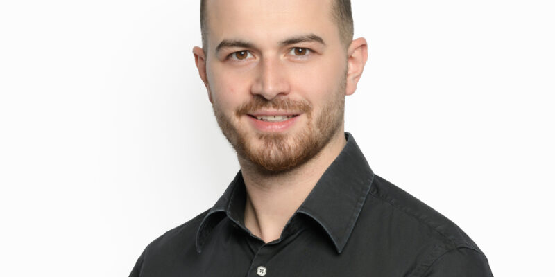 Bernard Llukes