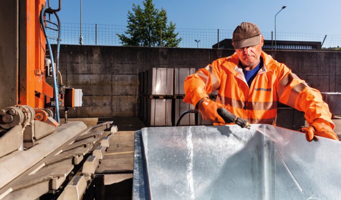 container-reinigung-desinfektion Container-Reinigung mit Desinfektion