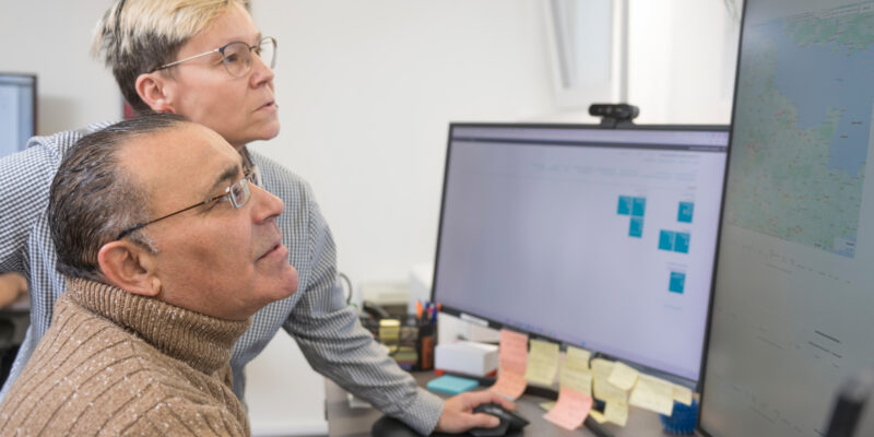 Das Dispositionsteam bei der Contreag am Reinigungstouren planen