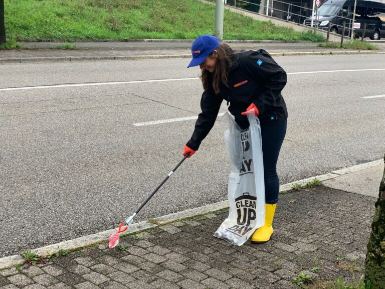 Contreag Mitarbeiter beim Clean Up Day 2022