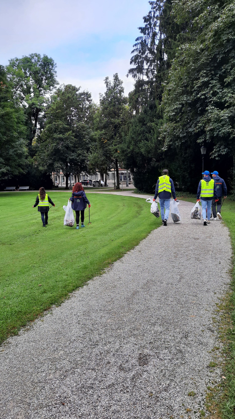 Contreag Mitarbeiter beim Clean Up Day 2024