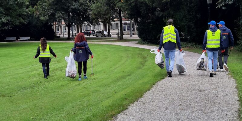 Contreag Mitarbeiter beim Clean Up Day 2024