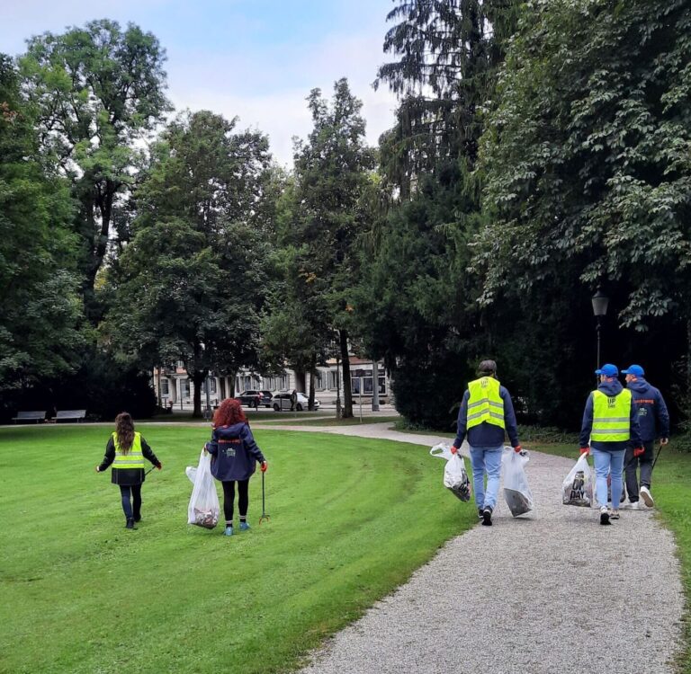 Contreag Mitarbeiter beim Clean Up Day 2024