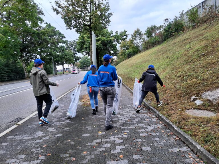 Contreag Mitarbeiter beim Clean Up Day 2021