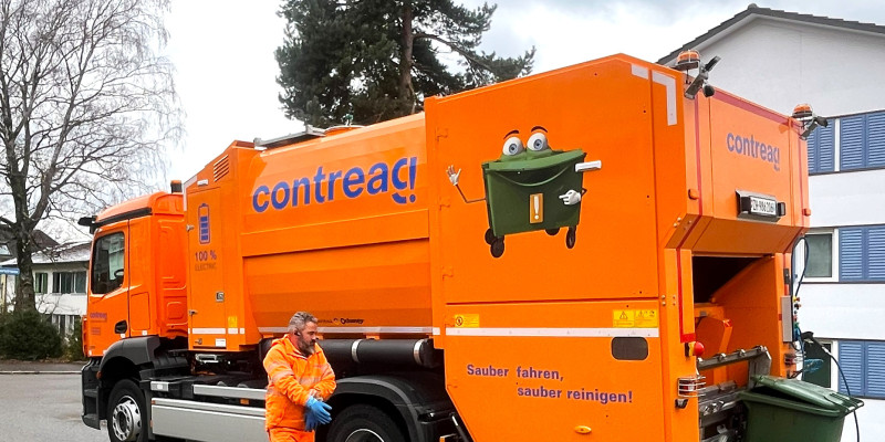 18t E-Actros Containerreinigungsfahrzeug der Contreag mit vollelektrischem Antrieb