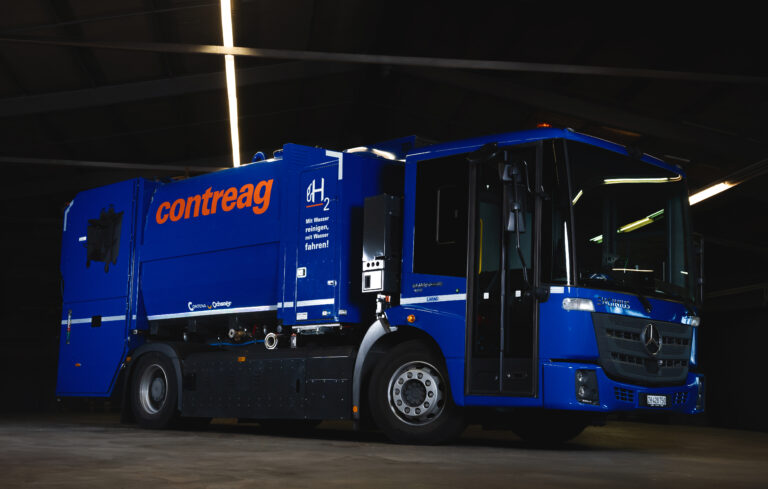 Container-Reinigung Fahrzeug Bluepower Enginius 18t von vorne