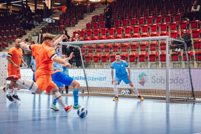 Die Contreag am kick it for water Charity Fussballturnier