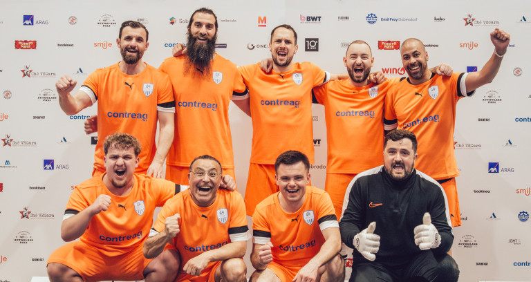 Die Contreag am kick it for water Charity Fussballturnier