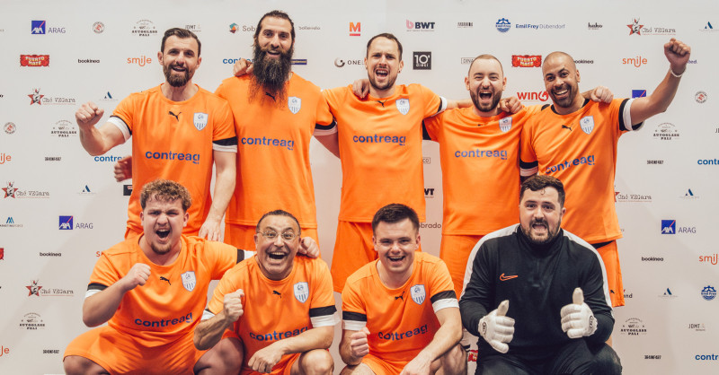 Die Contreag am kick it for water Charity Fussballturnier